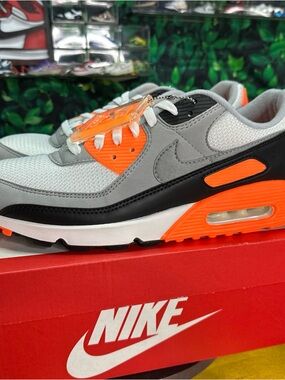 Nike Air Max 90 Summit White/Safety Orange/Smoke Grey  Men’s Size 12  NIB